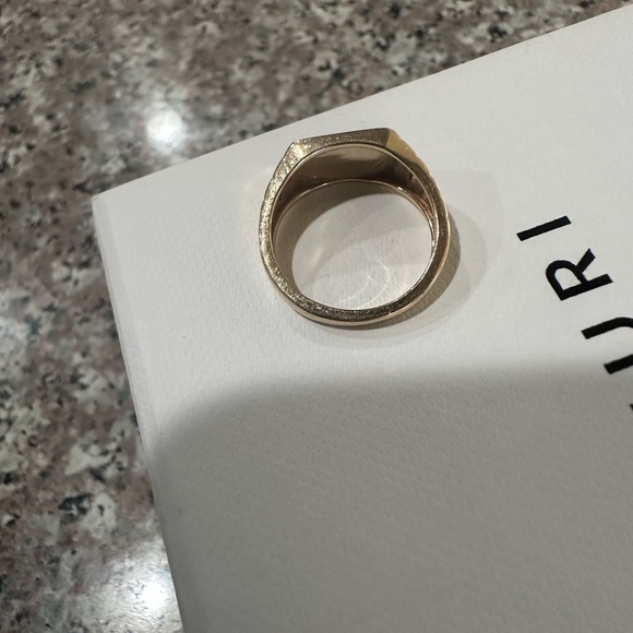 Mini enamel signet ring - Picture 5 of 9